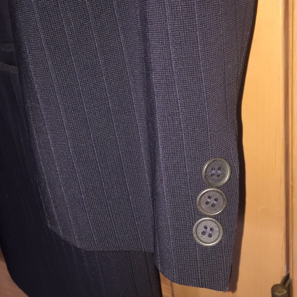 Giorgio Armani Gray Men’s Blazer 44R - Picture 3 of 7